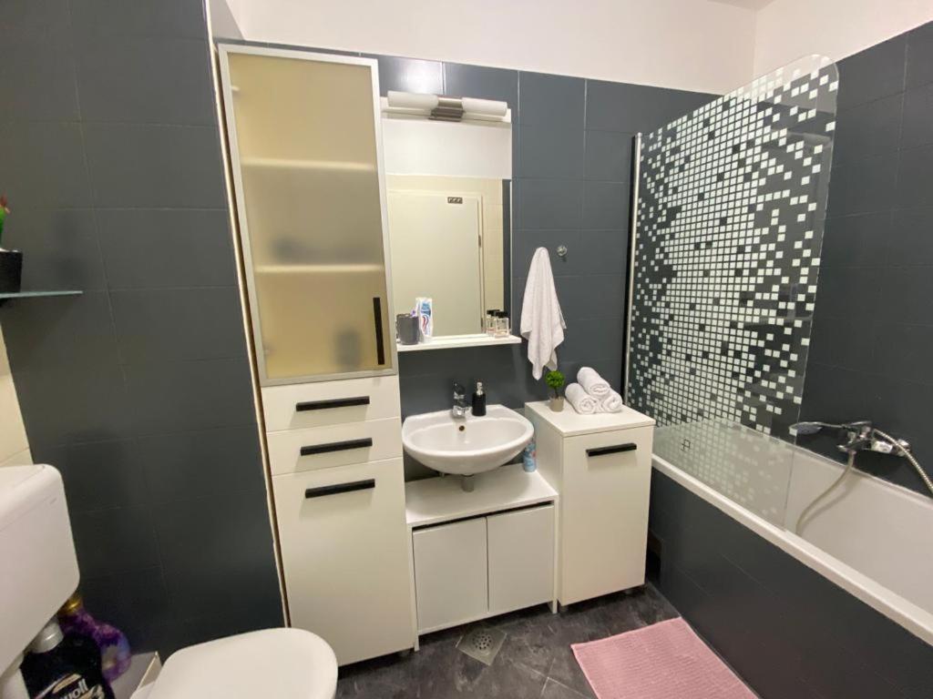 Affordable Apartments 8 ซาเกร็บ ภายนอก รูปภาพ